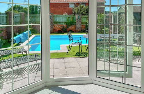 Hamworthy Cottage | 4 bedroom accommodation in Poole