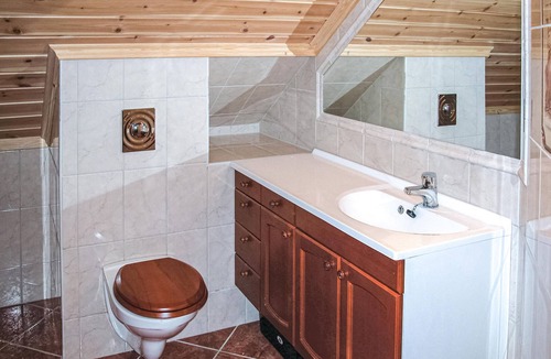 Kvinnherad Apartment | 4 bedroom accommodation in Husnes