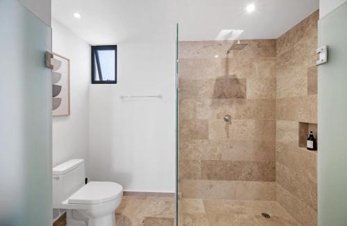 Dzemul Apartment | 4-Bedroom Beachfront Apartment