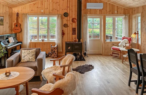 Sykkylven House | 4 Bedroom Cozy Home In Straumgjerde