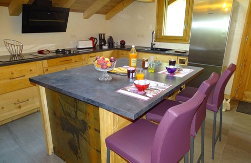 Abondance Ski Chalet | 4 bedroom detached chalet ABONDANCE nature environment.