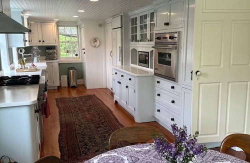 Blawenburg House | 4-bedroom farmhouse in beautiful Hopewell; 8 miles from Princeton University.