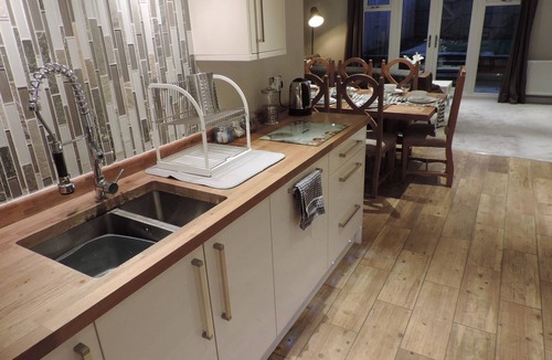 Rushmoor District House | 4 Bedroom Farnborough Airport Accommodation