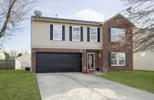 Camby House | 4 Bedroom House | 2 Level spacious House | Pool
