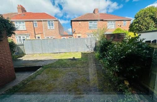 Newcastle-upon-Tyne House | 4 Bedroom House in Newcastle city centre location, Free Parking, Fast WiFi