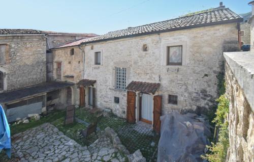 Montenero Val Cocchiara House | 4 Bedroom Cozy Home In Montenero Val Cocchiar