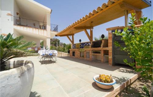 Ciotta Apartment | 4 Bedroom Stunning Apartment In Ciotta
