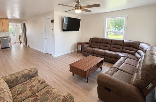 Rugby House | 4 Bedroom Traveling Workers Wanted. Weekly and Monthly Discounts!