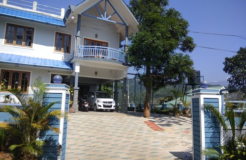 Anachal House | 4 Bedroom Villa With Balcony Mountain View