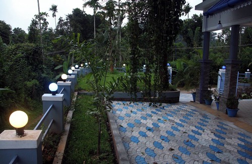 Anachal House | 4 Bedroom Villa With Balcony Mountain View