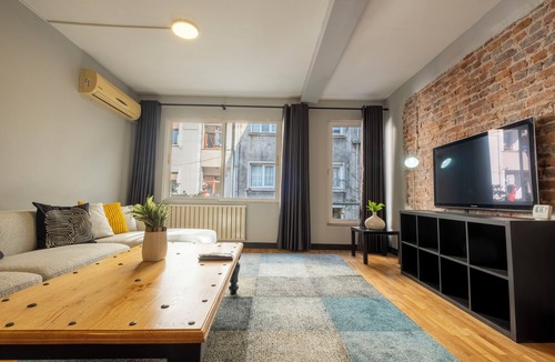 Cihangir Apartment | 4 Bedrooms - 2 Bathrooms - Terrace Balcony - Single Detached House