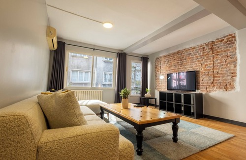 Cihangir Apartment | 4 Bedrooms - 2 Bathrooms - Terrace Balcony - Single Detached House