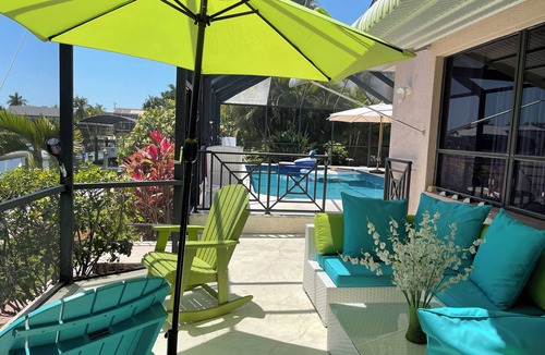 Pelican Villa | 4 bedrooms (2 MASTER) in total 3 bath SOUTH-facing large pool, boat dock