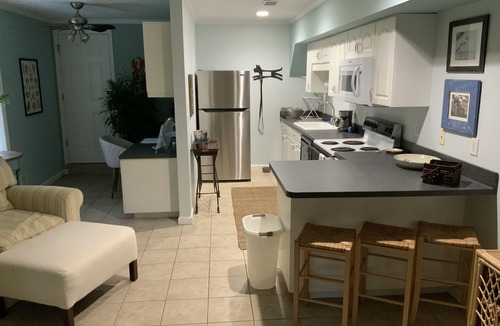 Saint Simons Heights House | 4 Bedrooms, 3 Baths, Sleeps 10 and only 5 minutes from the Beach and the Pier.