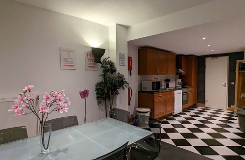 Red Light District Apartment | 4 Bedrooms in Apartment City Center