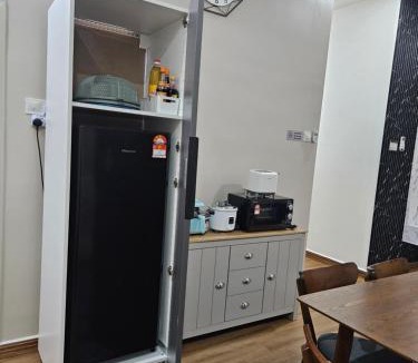 Bandar Baru Bangi House | 4 Bedrooms VivaVibes Home at Ostia Bangi next to Bangi Toll