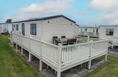 Anderby Creek House | 4 Berth Caravan For Hire At Sunkist Holiday Park Near Skegness Ref 42084S