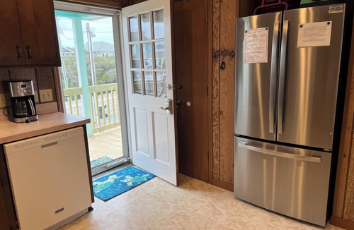 Topsail Beach House | 4 Br/2 Ba Oceanfront In Topsail Beach With Screened Porch