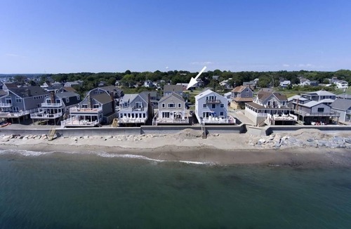 Scituate House | 4 BR/2 Bath beach house. Beachfront. Walking distance to Scituate Harbor!