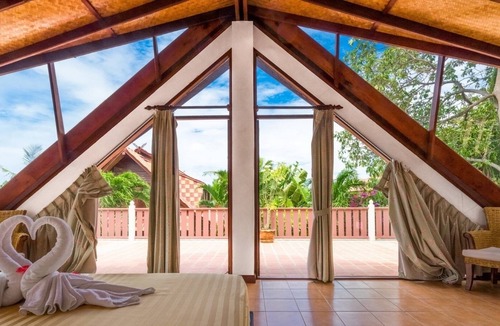 Bang Po Villa | ❤️ 4 BR Beachside Villa ⛱ 1 Min Walk To Beach, Shops & Restaurants ✅ FREE Kayaks