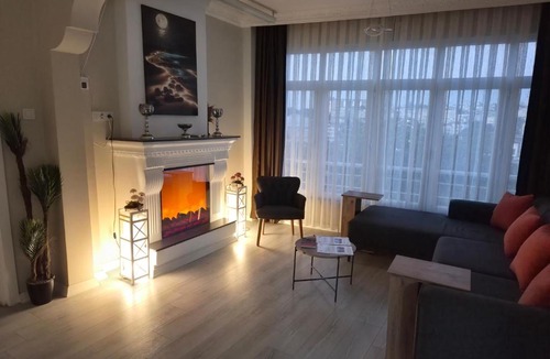 Fatih Apartment | 4 BR Flat with Terrace and Hot Tub in Historic Istanbul