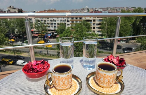 Fatih Apartment | 4 BR Flat with Terrace and Hot Tub in Historic Istanbul