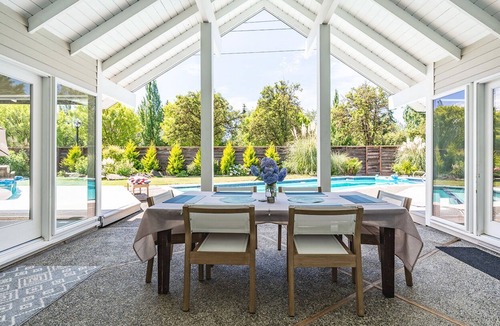 Clyde Hill House | 4 BR Lux Home, Private Heated Pool, Central AC, 5 min to Bellevue, 90 Nights+ ok