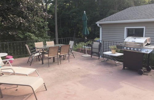 Monona House | 4 BR Ranch 1 Block From Lake Monona - Near UW, Hospitals, and Downtown Madison
