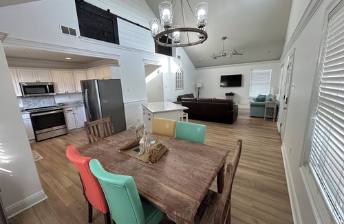 Shoreline Park House | 4 BR. Spacious coastal getaway with water views, comfort, and room to unwind .