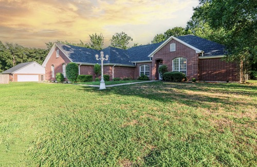 Paris House | 4 BR Spacious Luxury Home, 3 beds are King, perfect for executives or a family