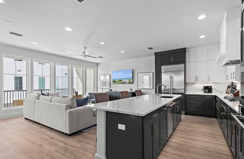 Laguna Beach House | 4 Br Tn Home! | Elevator | Heated Community Pool | 2Min Walk To The Beach!