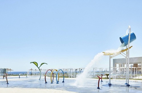 Port Ghalib Hotel | 4 Breezy Units with Balconies Overlooking the Red Sea – Perfect for Group
