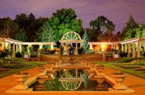 Fort Wayne Hotel | 4 Bright Queen Rooms Perfect for Exploring Fort Wayne Sites