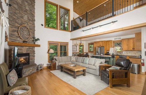 Seven Devils Cabin | 4 BRLog Cabin with Grandfather Mountain Views, Hot Tub, Game Room & Spacious Decks