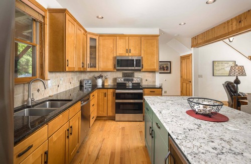 Seven Devils Cabin | 4 BRLog Cabin with Grandfather Mountain Views, Hot Tub, Game Room & Spacious Decks