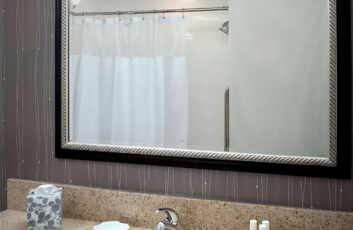 Tinton Falls Hotel | 4 Budget-Friendly Units! Near Tinton Falls Recreation Complex, Pet-Friendly!