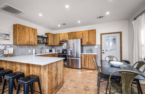 Kyle House | 4 Cabins | Blanco River | Fire Pit | Large Groups