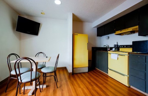 Hermiston Hotel | 4 Calming Hermiston Rooms | Explore Downtown Shops & City Attractions!
