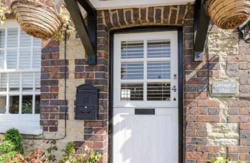 Stoke Bruerne House | 4 Canalside Cottages