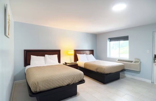 Tazewell Hotel | 4 Charming Rooms Near Hiking Areas and Dining Spots, w/Free Parking