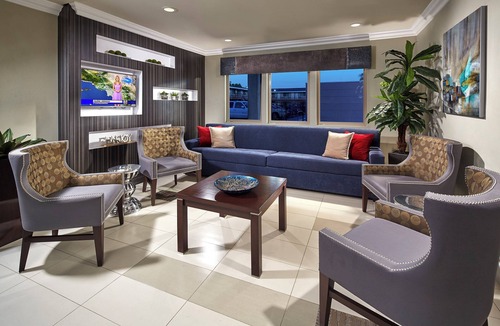 Anaheim Resort Hotel | 4 Comfortable Units – Pool Access & Minutes to Disneyland & Attractions!