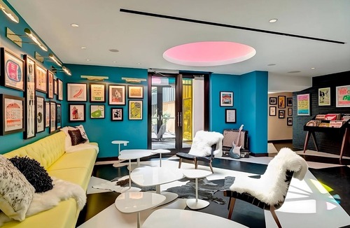 West Fens Hotel | 4 Convenient Units Minutes from Museum of Science! Pets Allowed, Valet Parking!