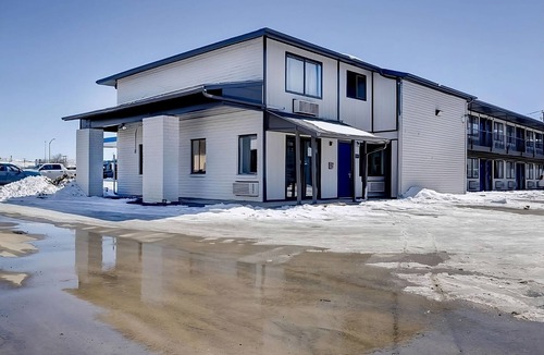 Rock Springs House | 4 Convenient Units! Short Drive to White Mountain Golf Course, Free Parking