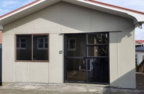 Mount Albert Ski Chalet | 4 double and 2 Sofa Beds in 2 Bedroom