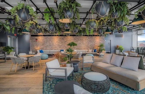Bay Village Hotel | 4 Dynamic Boutique Rooms w/Rooftop Bar for Ultimate Relaxation - Boston DT