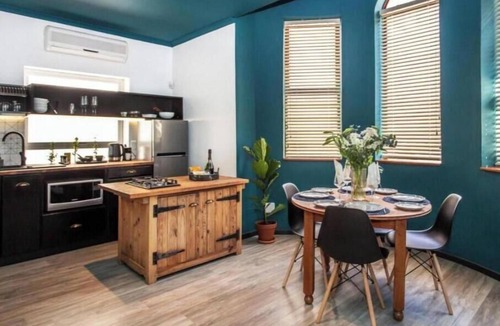 Strand Apartment | 4 Executive self catering Apartments, two with private hot tubs.