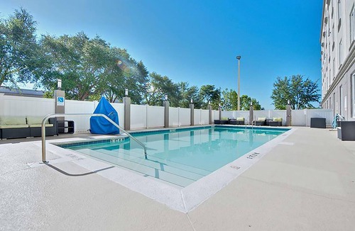 Orlando Hotel | 4 Gateway Orlando Units w/Access to Pool & Free Breakfast | Short Drive to Park
