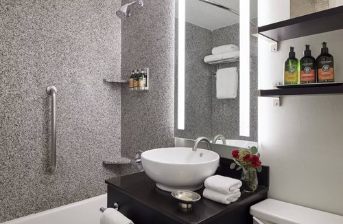 Capitol Hill Hotel | 4 Group Friendly Units w/Kitchenettes | Steps to Historical Landmarks!