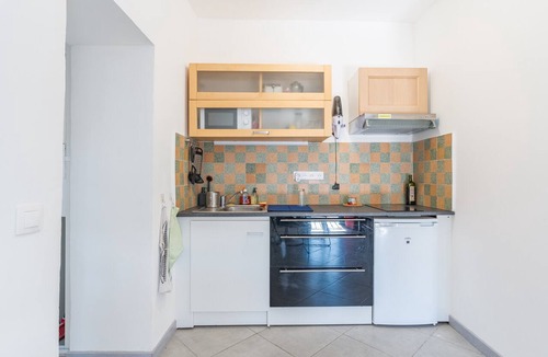 Charleval Apartment | 4 - Heart of the village F3 - air-conditioned