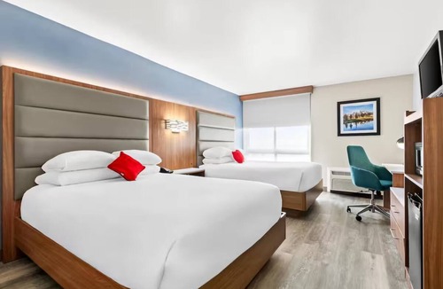 Cheyenne Hotel | 4 Inviting Rooms with Deluxe 2 Queen Beds - Near Cheyenne Frontier Days